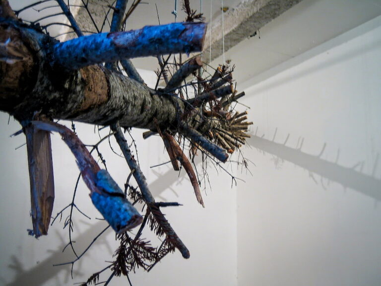 Installation de Claude Lévêque aux Moulins albigeois, 2007